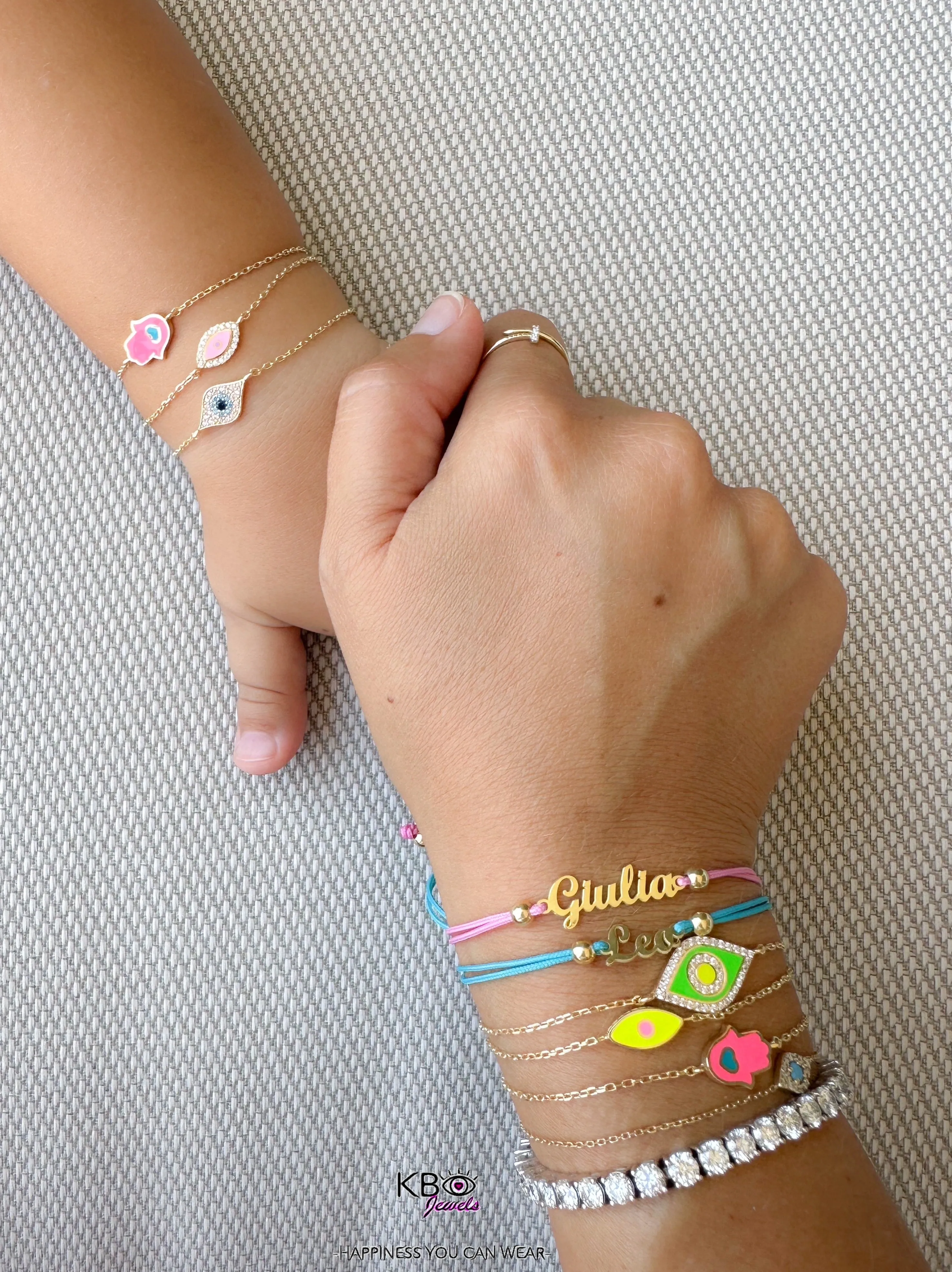 Baby size eye bracelet blue