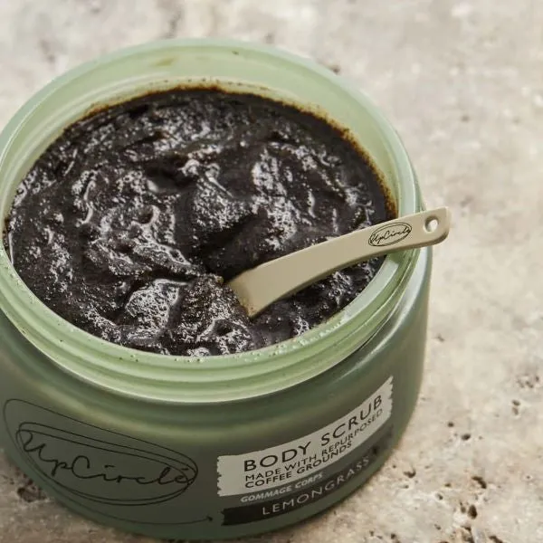 Body scrub with lemongrass