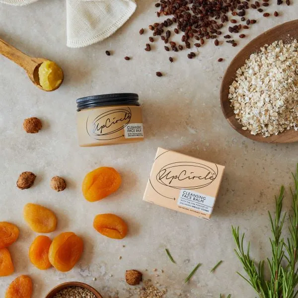 Cleansing face balm with apricot powder